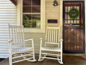 Peachtree Cottage comfortable and convenient
